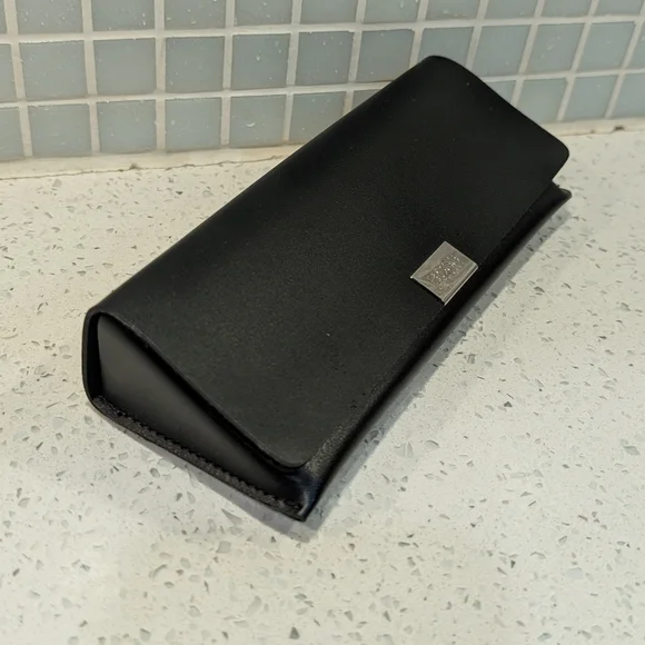 Hugo Boss Glasses Case - Picture 3 of 6